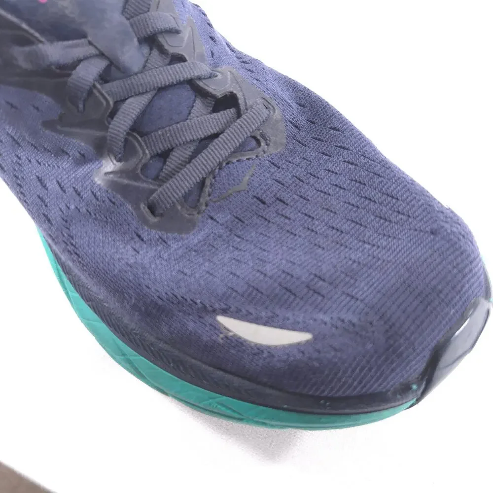 Hoka One One gently used